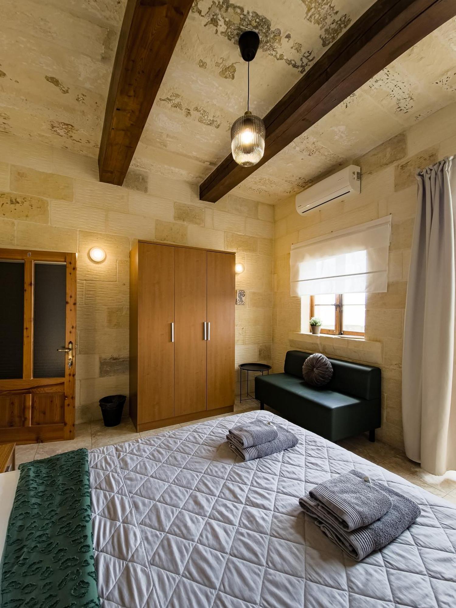 Id Dar Ta Censu Guest house Qala